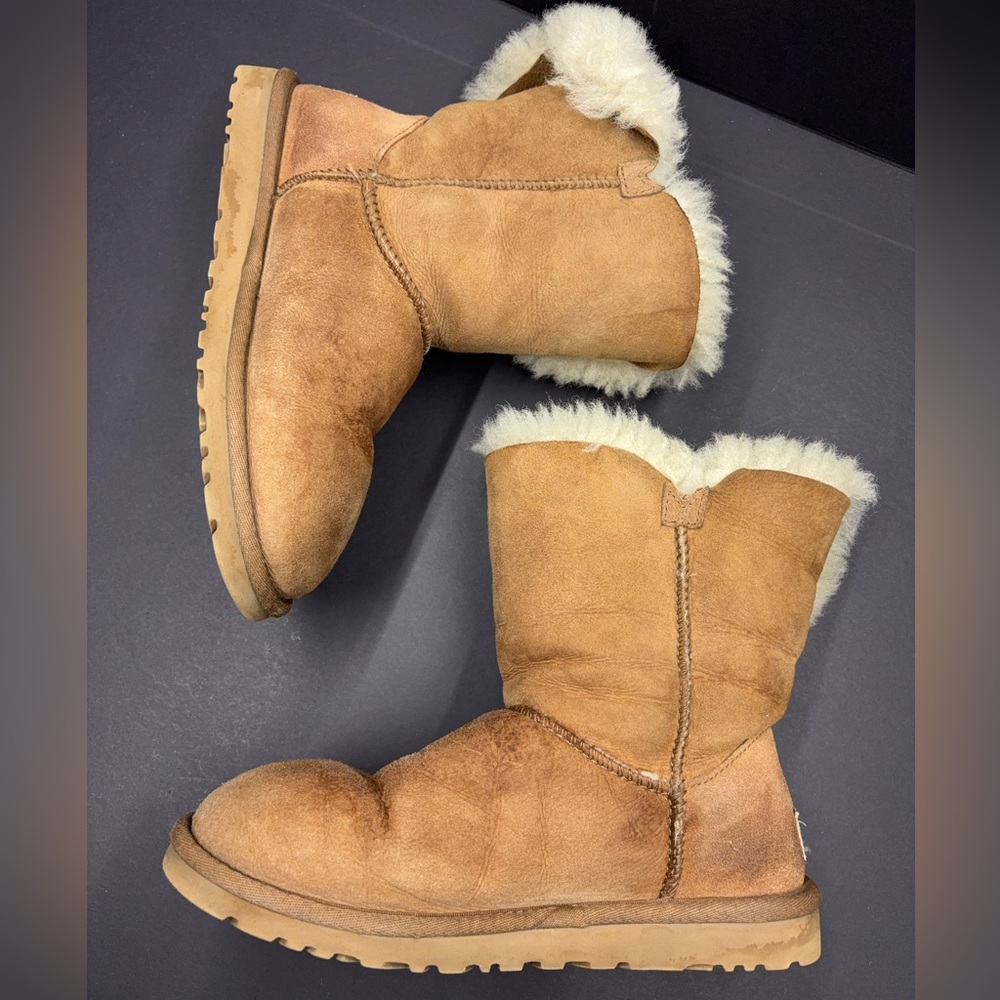 Ugg Australia Chestnut Button Shearling Boots Wom… - image 8